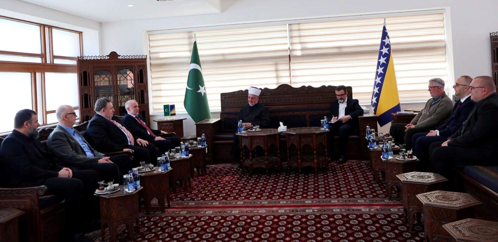 a (7).jpg - Reisul-ulemu posjetio muftija Kudić i delegacija Islamskog pedago&scaron;kog fakulteta u Bihaću